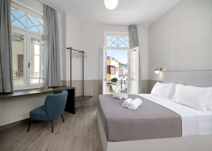 Plaka Arch Suites